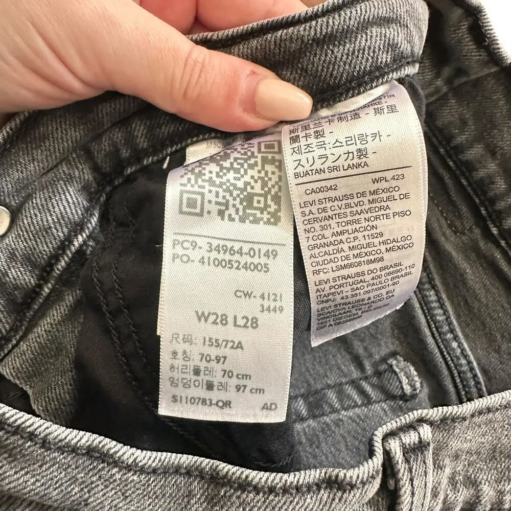 LEVIS Wedgie Distressed Ankle Denim Gray Wash Sz‎ 28